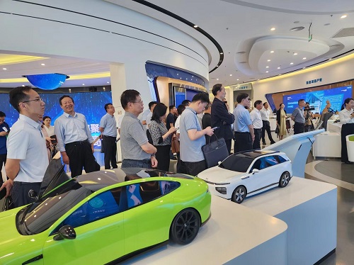 参观考察肇庆小鹏汽车智能网联科技产业园.jpg