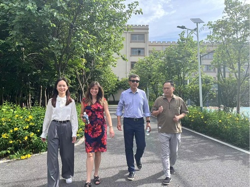 Terry Yan一行参观beat365大旺校区.jpg