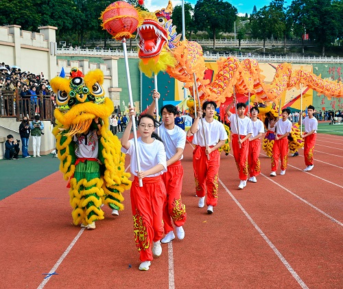 星湖校区龙狮表演.jpg